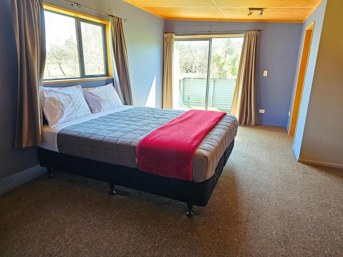 Te Anau Farm Cottage Εξωτερικό φωτογραφία