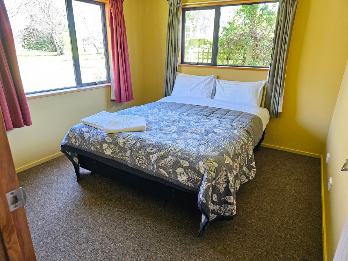 Te Anau Farm Cottage Εξωτερικό φωτογραφία